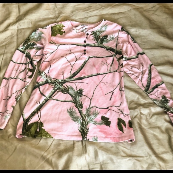 REALTREE PINK CAMOUFLAGE SHIRT - Picture 2 of 6